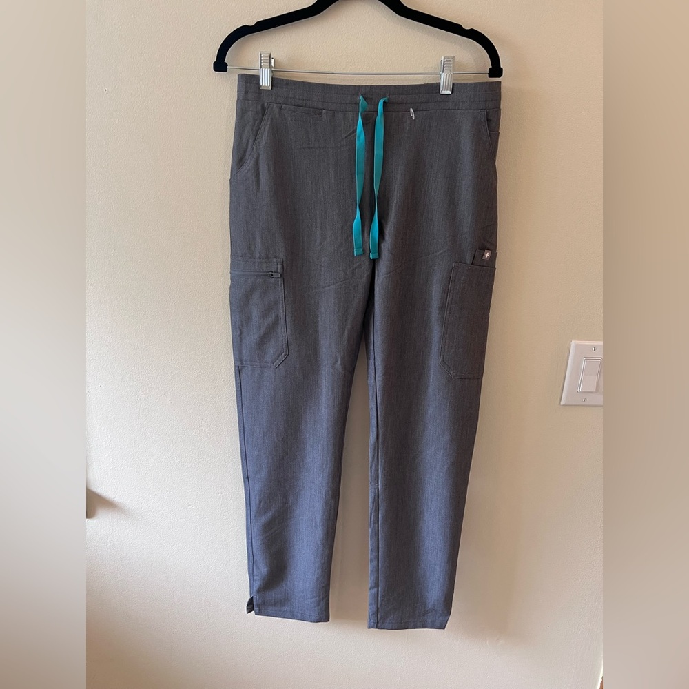 NWOT FIGS straight leg scrub pants